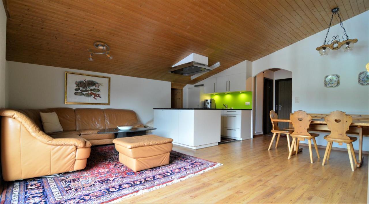 Tgesa Zundregn Apartman Savognin Kültér fotó